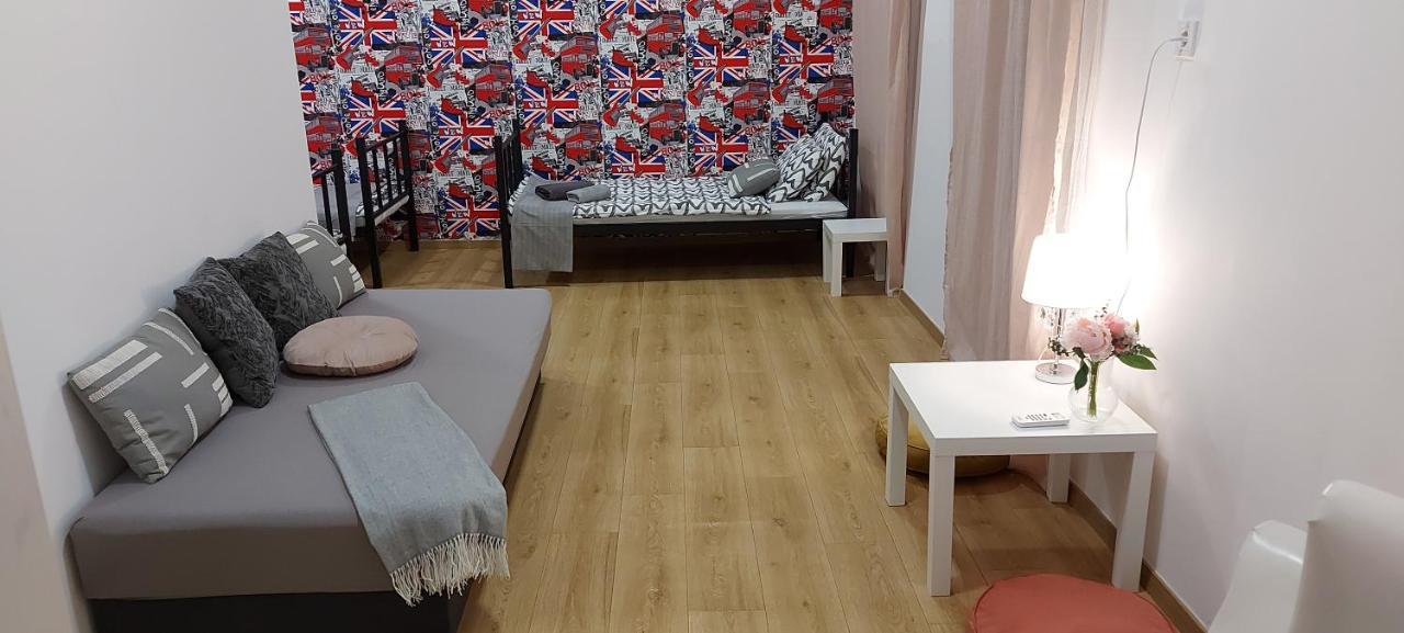 בודפשט London Fog Apartment In The Party District מראה חיצוני תמונה
