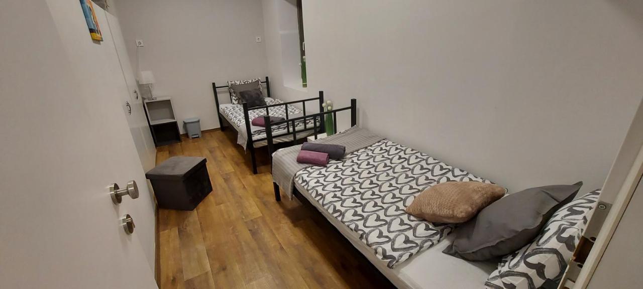 בודפשט London Fog Apartment In The Party District מראה חיצוני תמונה