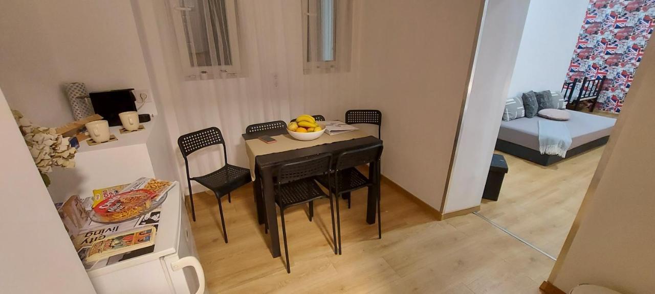 בודפשט London Fog Apartment In The Party District מראה חיצוני תמונה